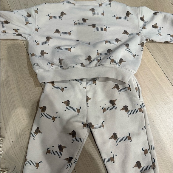 Rylee + Cru Sausage Dog Sweatsuit Set in size 2-3 years - Picture 2 of 5
